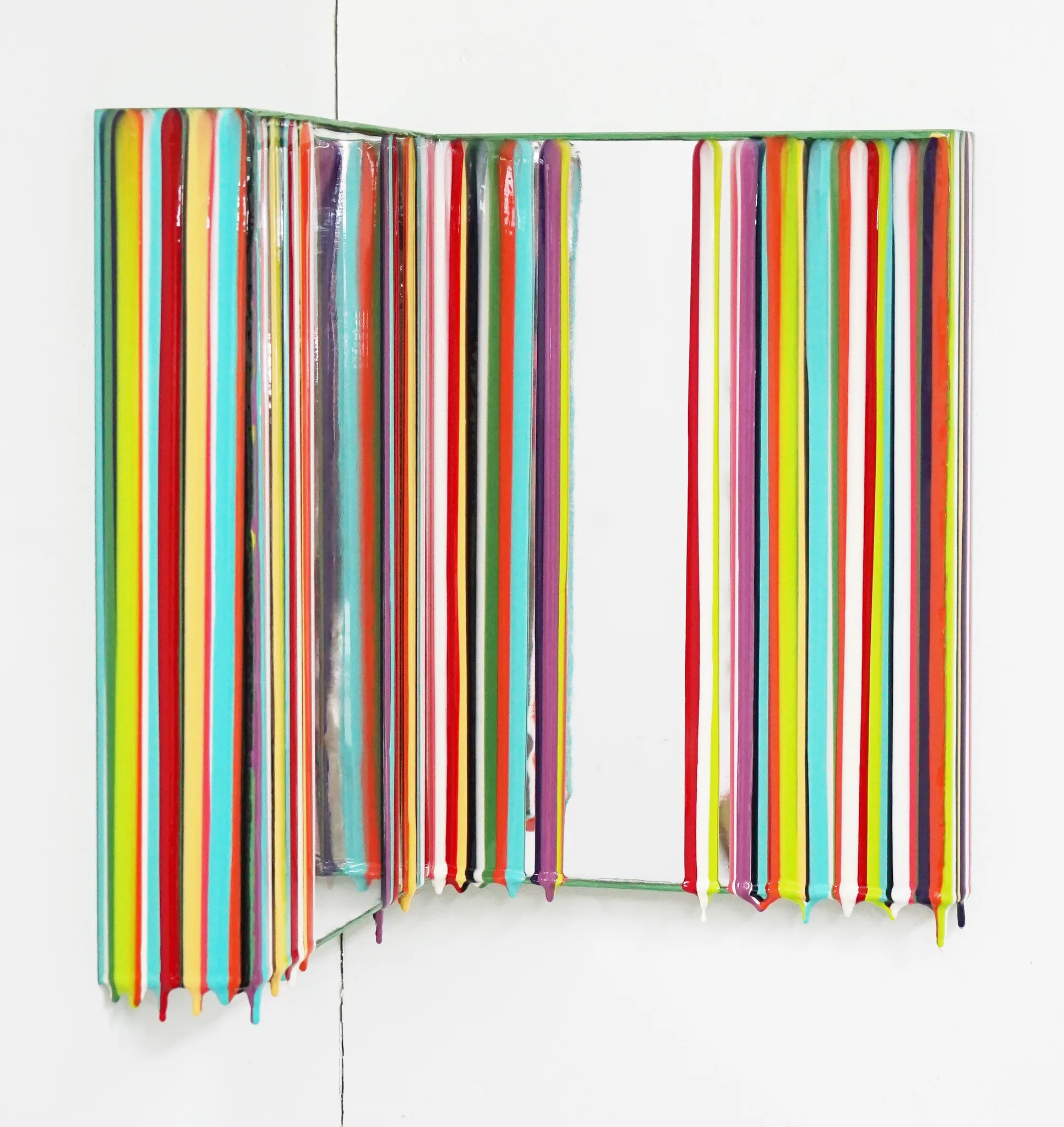 Trace of Sans, 35x28,35x31cm, Acrylic,mirror & resin on panel,2021 (3).JPG